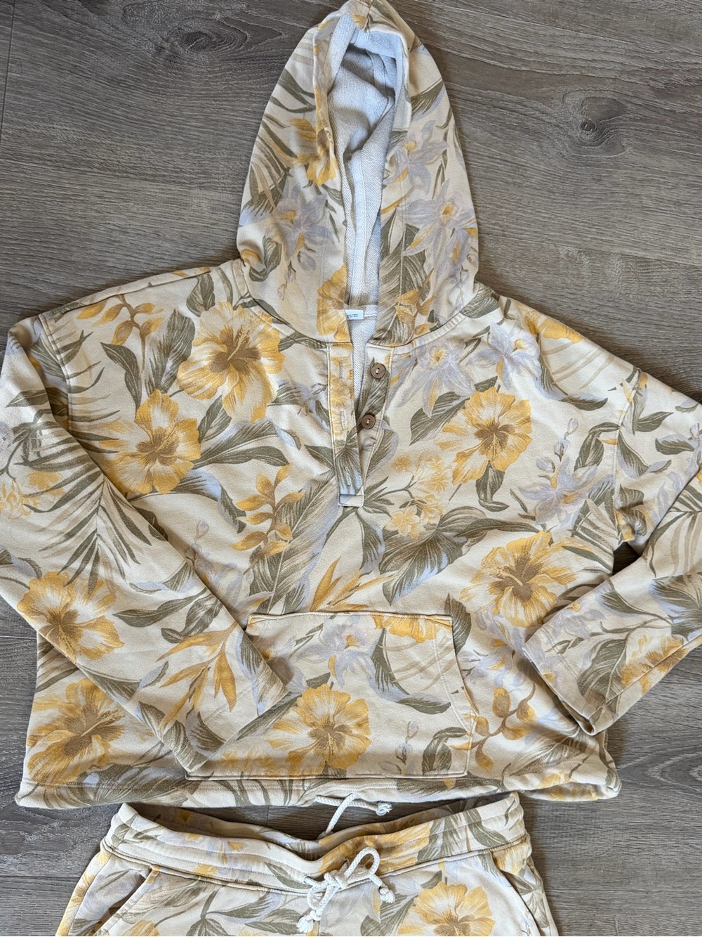 Old Navy Floral Hoodie & Shorts Matching Lounge Set 🌼 Size Medium - Picture 4 of 7